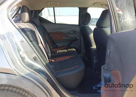 2020 Nissan Kicks Sr Xtronic Cvt z USA, uszkodzony, nr VIN 3N1CP5DV4LL531868